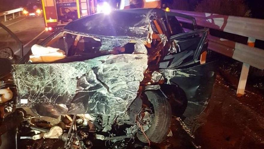 Dos muertos en una colisión frontal en la N-420 en Cardeña
