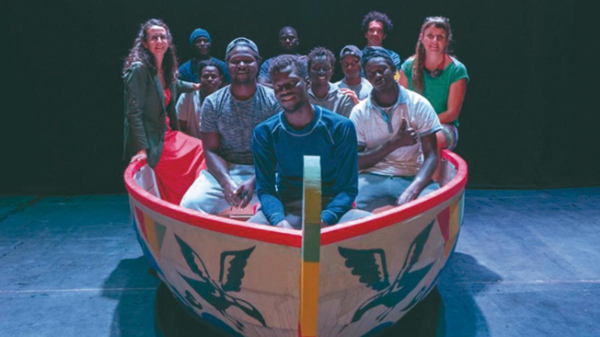 El equipo técnico y artístico de ‘Touki BI, El viaje’.