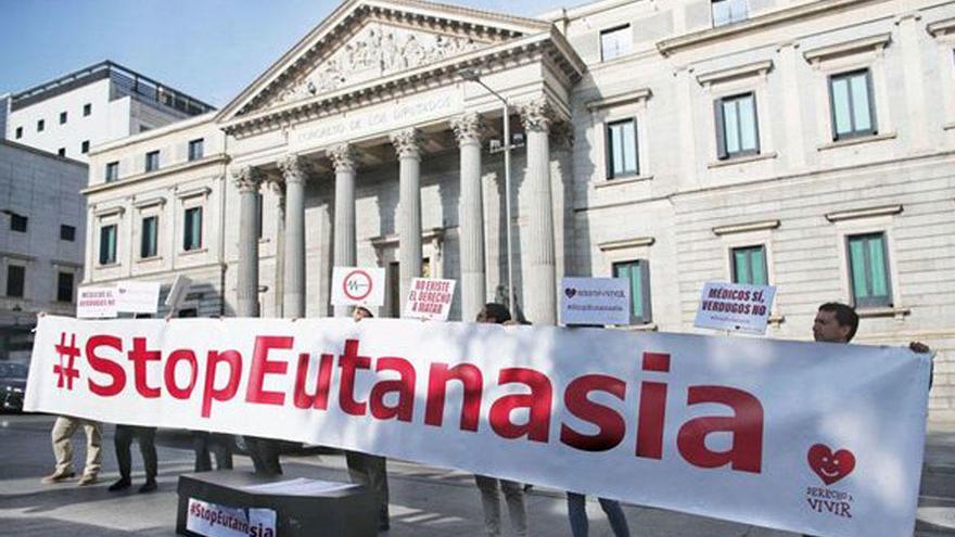 Casi 150 organizaciones piden a los senadores que rechacen la Ley de Eutanasia