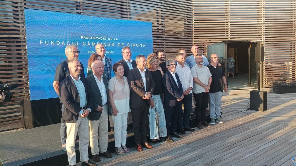 Els impulsors del projecte amb les autoritats i els patrons de la Fundació
