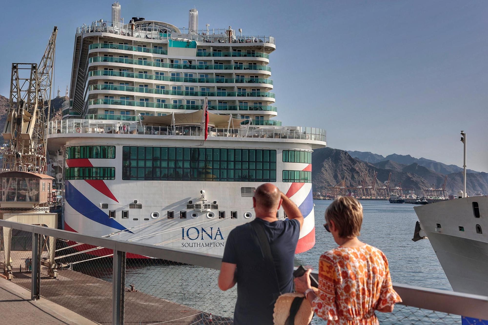 Así es el crucero Iona, uno de los más grandes del mundo y que llega al puerto de Santa Cruz