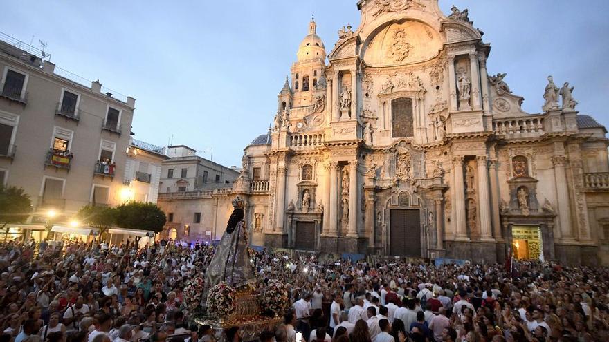 Bajada de la Virgen de la Fuensanta desde su Santuario hasta el templo catedralicio de Murcia