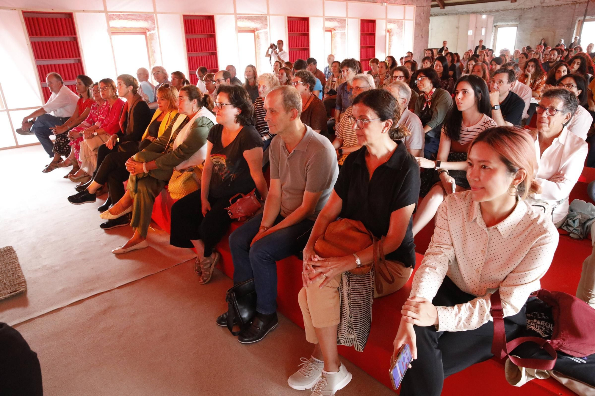 Mesa Redonda "¿De qué hablamos cuando hablamos de Murakami? Murakami en la orilla" en Edificio Tabacalera (Gijón)