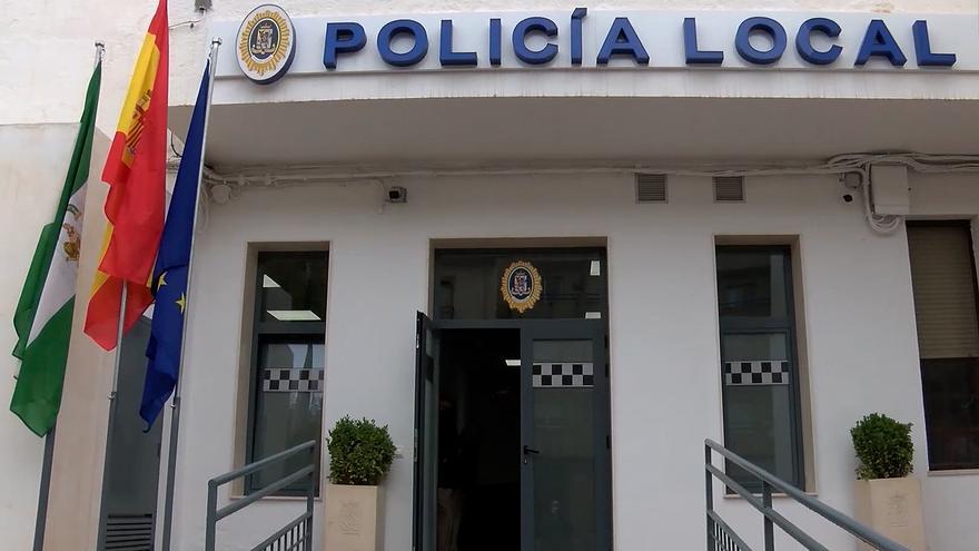 Agentes de la Policía Local de Priego exigen el pago de 120.000 euros en atrasos