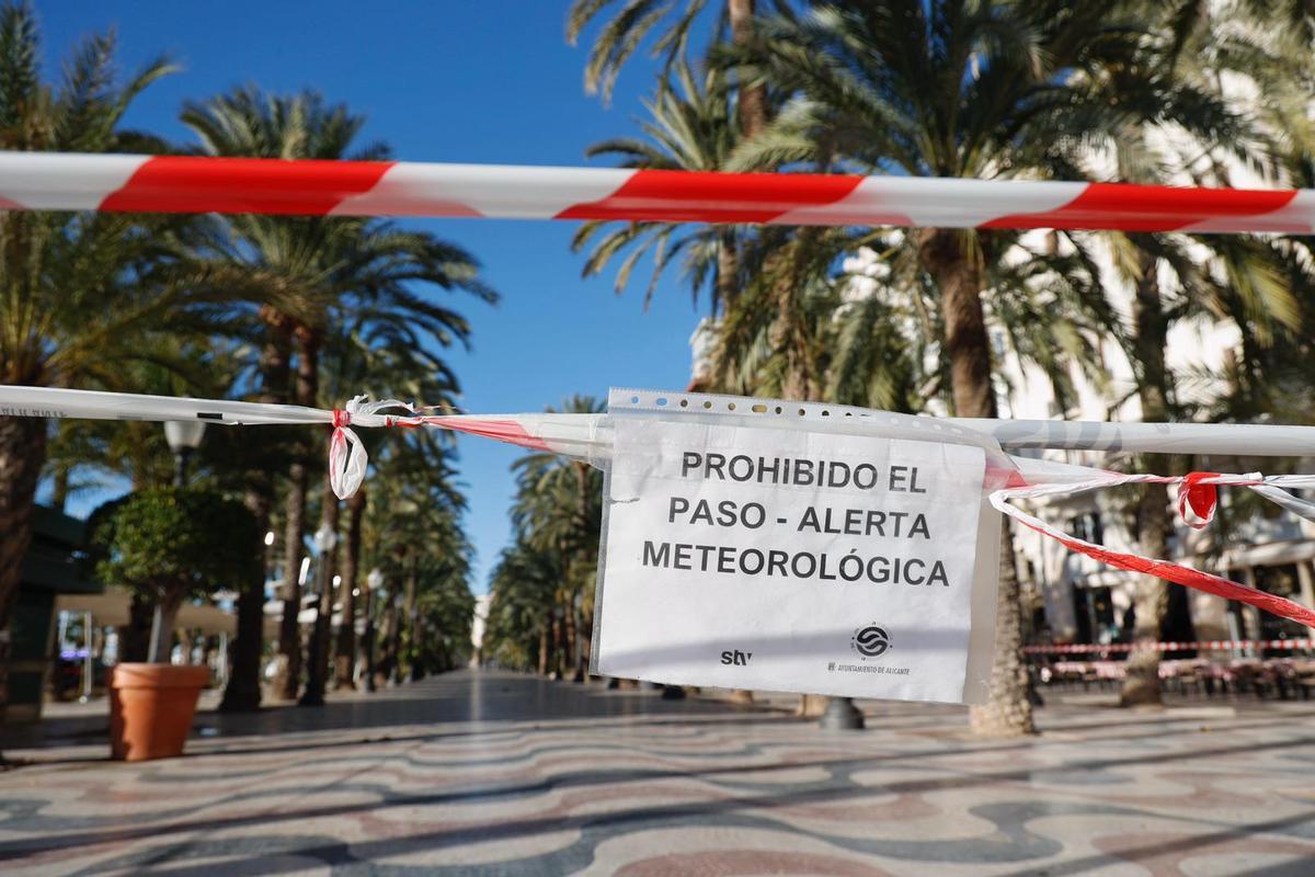 La Explanada cerrada por el aviso de fuertes rachas de viento