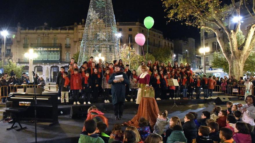 L&#039;encesa de l&#039;any passat amb acompanyament musical