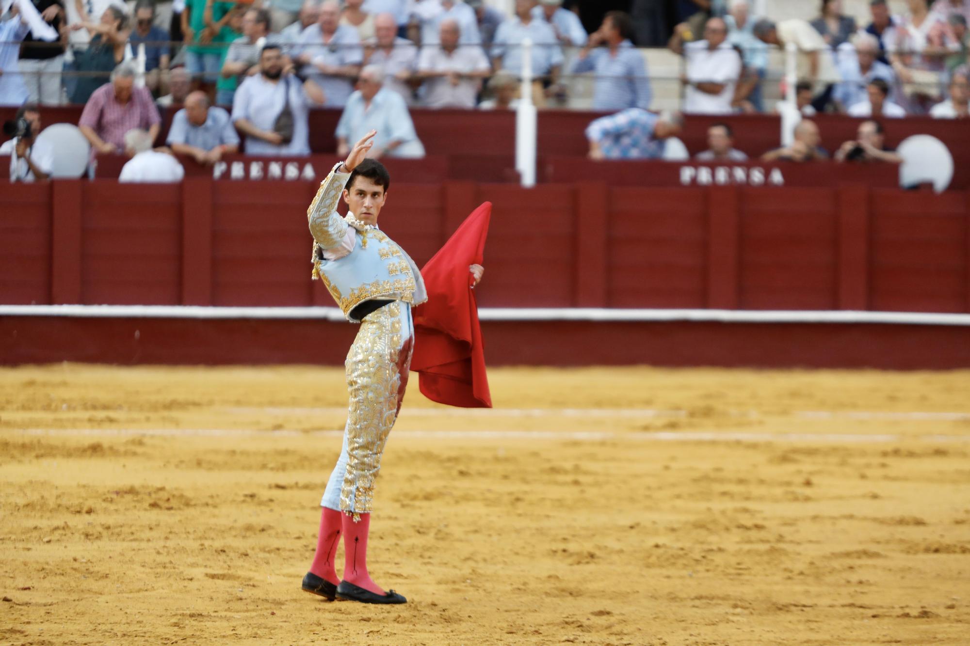 Fotos de la novillada que abre la feria taurina de Málaga