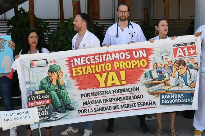 En imágenes I Protesta de los médicos en el hospital Miguel Servet en el último día de huelga en Aragón