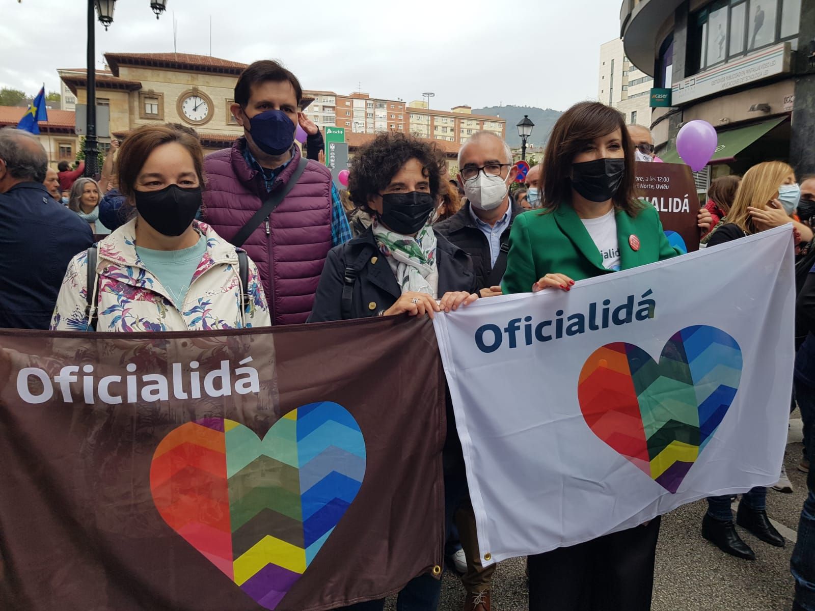 Los partidarios de la cooficialidad del asturiano se manifiestan en Oviedo