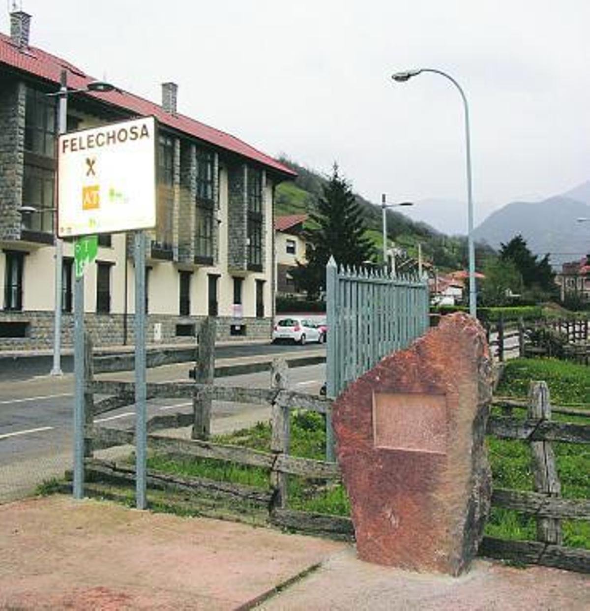 El monolito que recordará a las víctimas de la fosa de La Pozona.