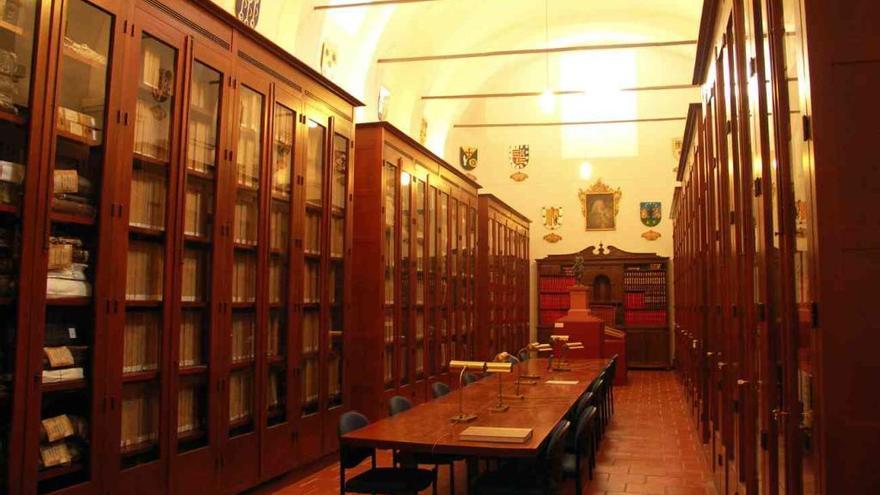 El Archivo Histórico Municipal de Antequera conmemora su 50 aniversario -  La Opinión de Málaga