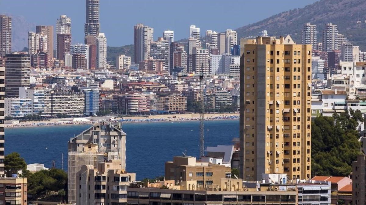 Hoteles y apartamentos en las playas de la costa de Benidorm.