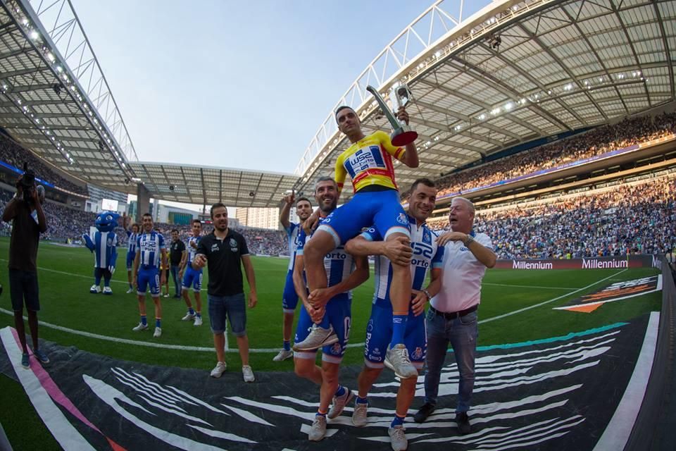 La afición del Oporto de Iker Casillas homenajea a Raúl Alarcón