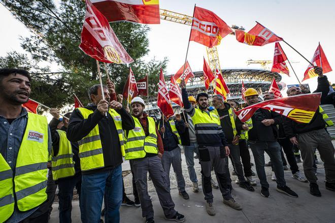 Protesta a las puertas del Camp Nou