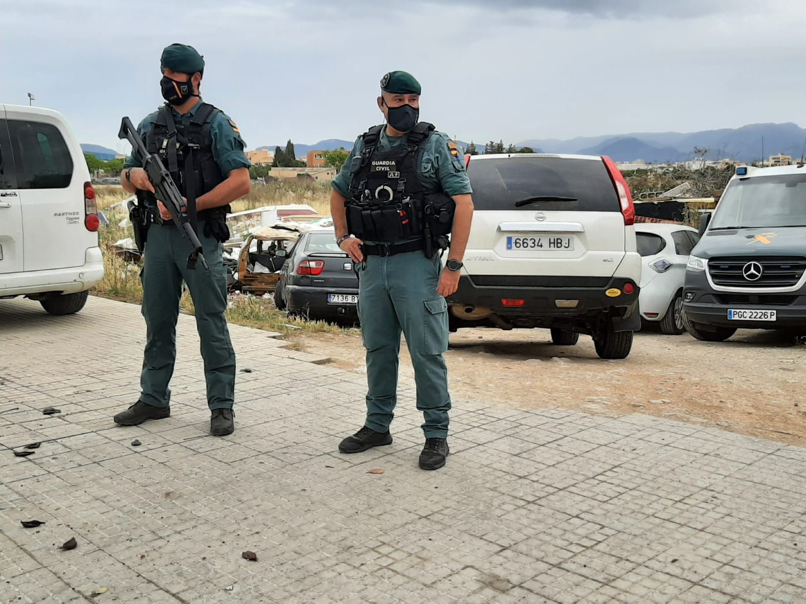 La Guardia Civil investiga un gran vertedero ilegal junto al Estadi Balear