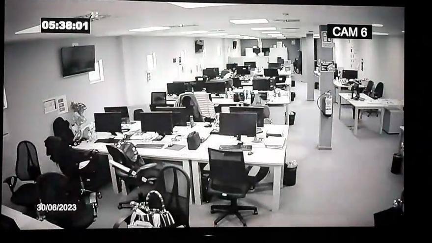 Barça TV se funde a negro. Así ha sido el momento en el que la televisión del FCB baja el telón