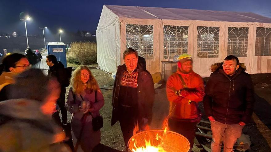 Un eurodiputado asturiano en el epicentro del drama de los refugiados ucranianos: “Llegan mujeres y niños traumatizados”