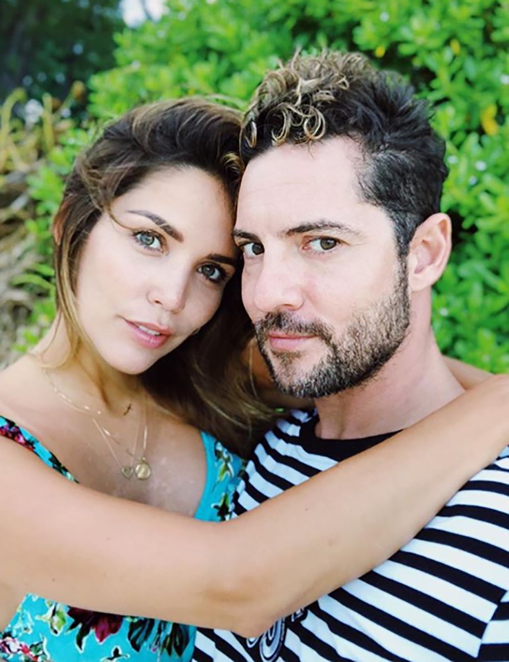 Rosanna Zanetti y David Bisbal, abrazados