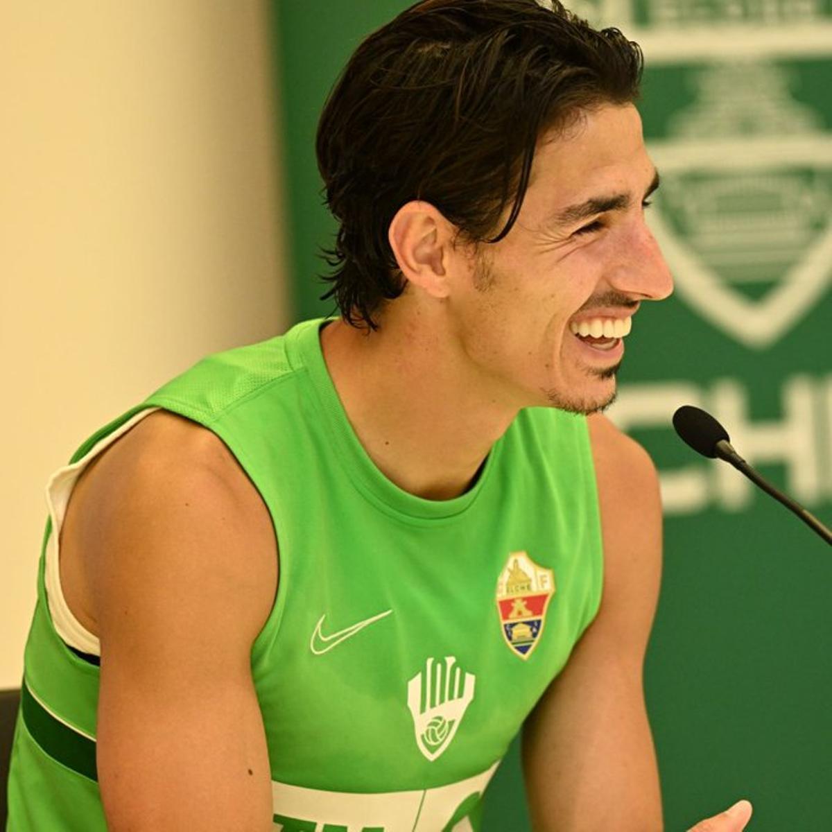 Pere Milla, sonriente, en la sala de prensa del estadio Martínez Valero