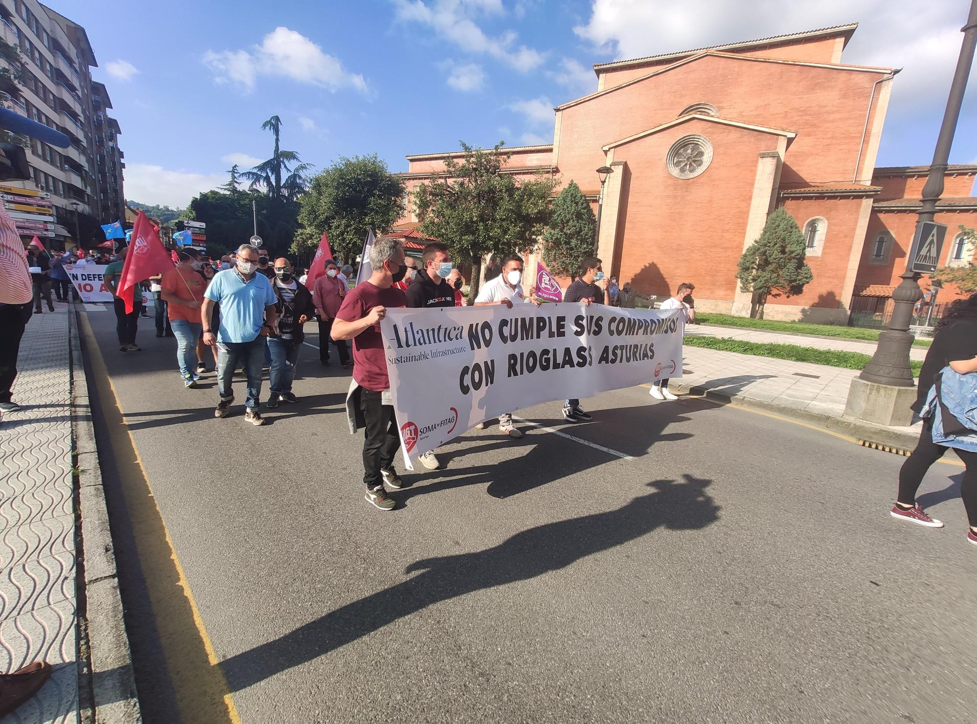 Manifestación en defensa de la industria asturiana en Langreo