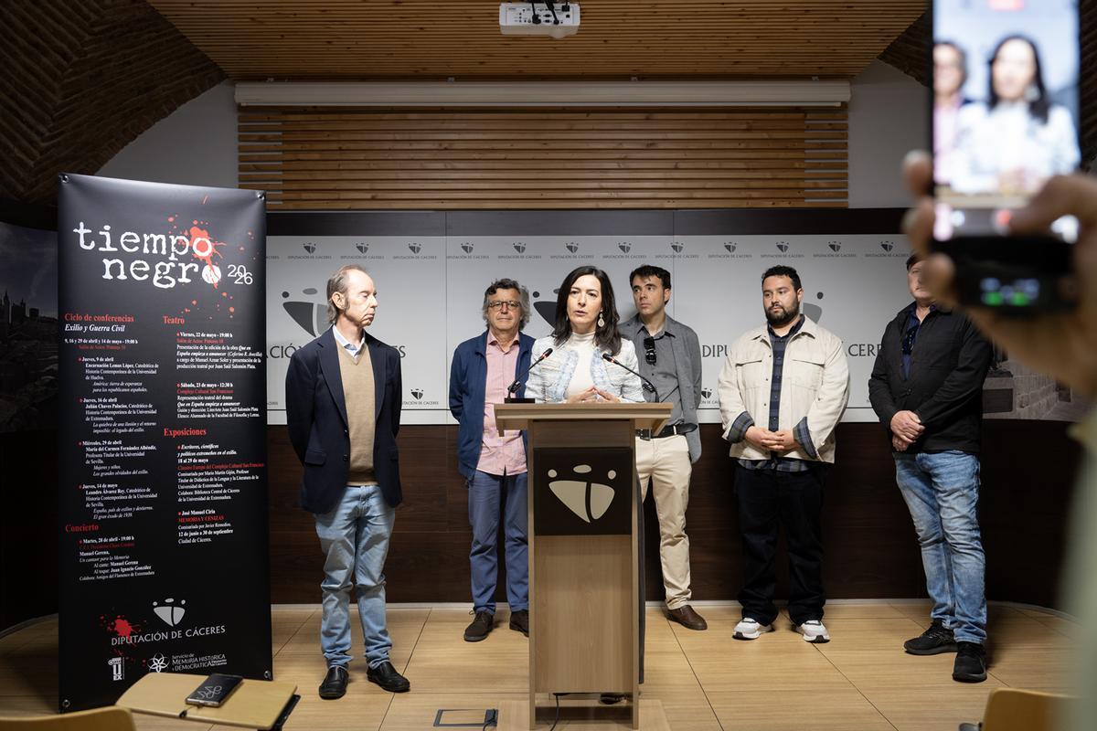 Esther Gutiérrez, este lunes, durante su intervención en el acto de presentación del ciclo.