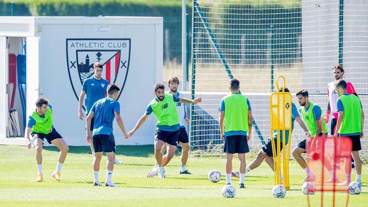 El Athletic se entrena antes del amistoso ante el Logroñés