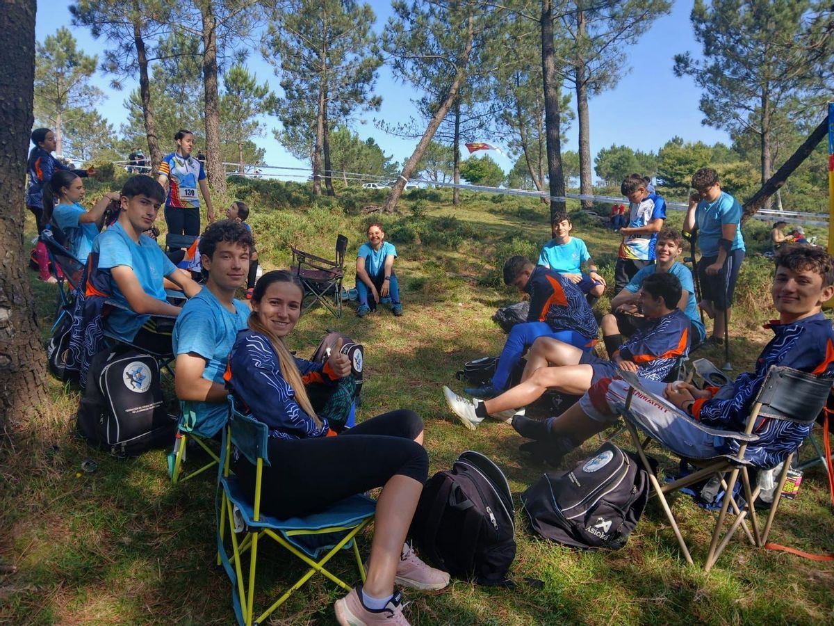 Deportistas de los equipos valencianos antes de la carrera del Campeonato de España de Orientación.