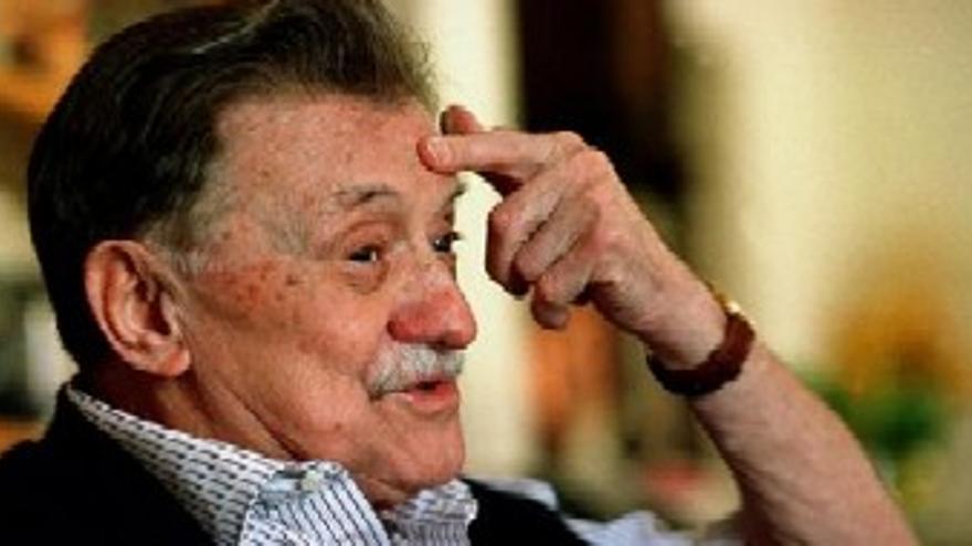 Mario Benedetti hospitalizado en Montevideo