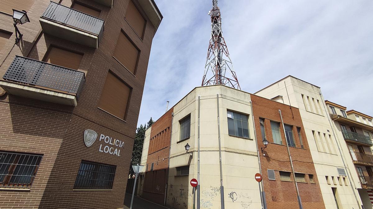 Antena de telefonía de la calle Ciudad de Toro, que tiene que ser sustituida.