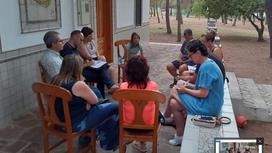 Vila-real aborda las necesidades de los centros educativos en una reunión con los AMPA