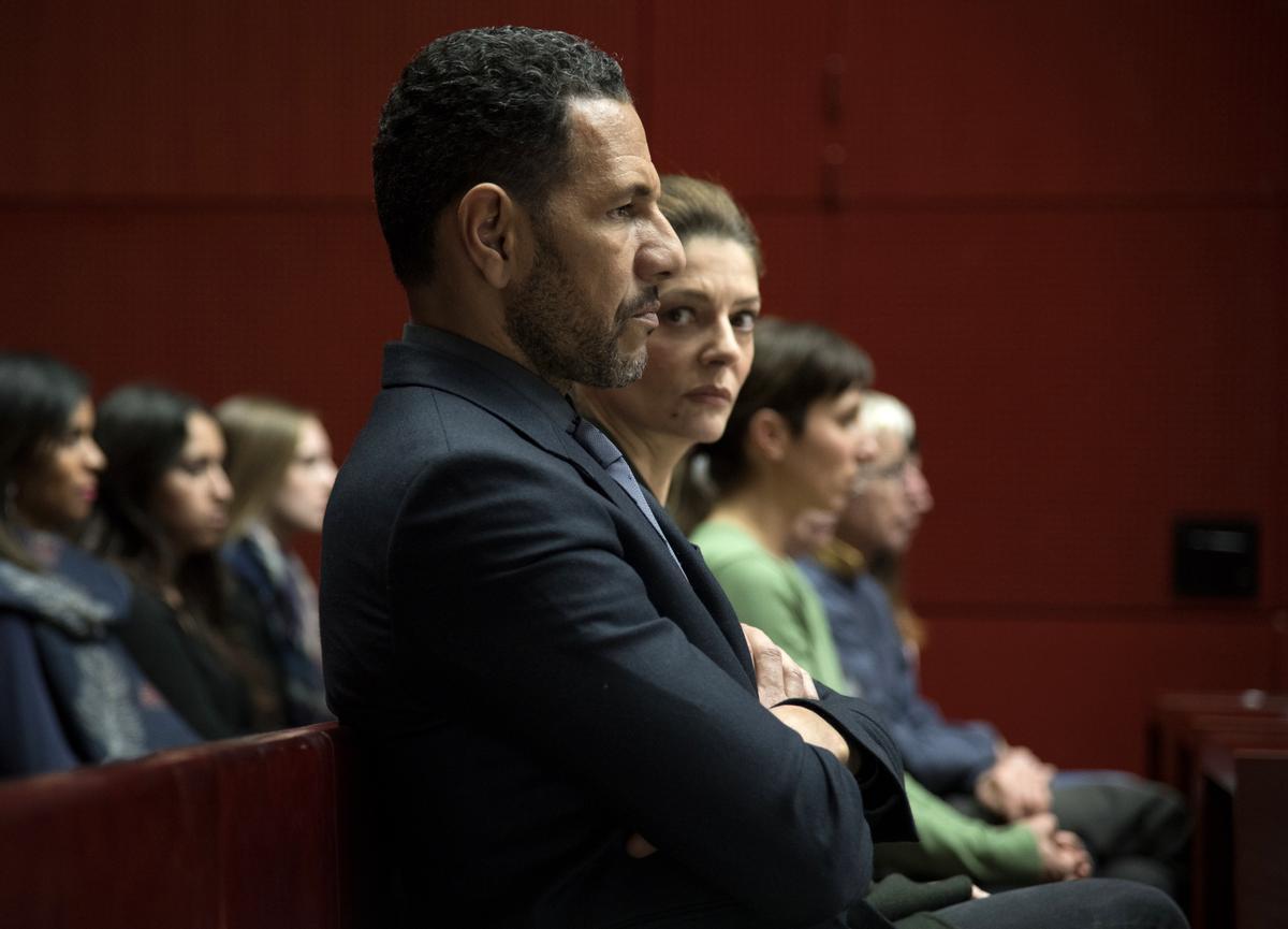 El filme se rodó en un tribunal moderno de Nantes con paredes rojas.