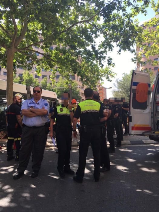 Un conductor herido al chocar con el tranvía en Valencia