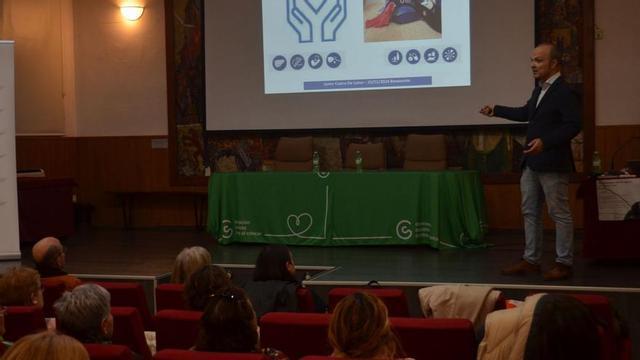 Javier Castro de Lamo, durante la conferencia en la Casa de Cultura La Encomienda de Benavente. | E. P.