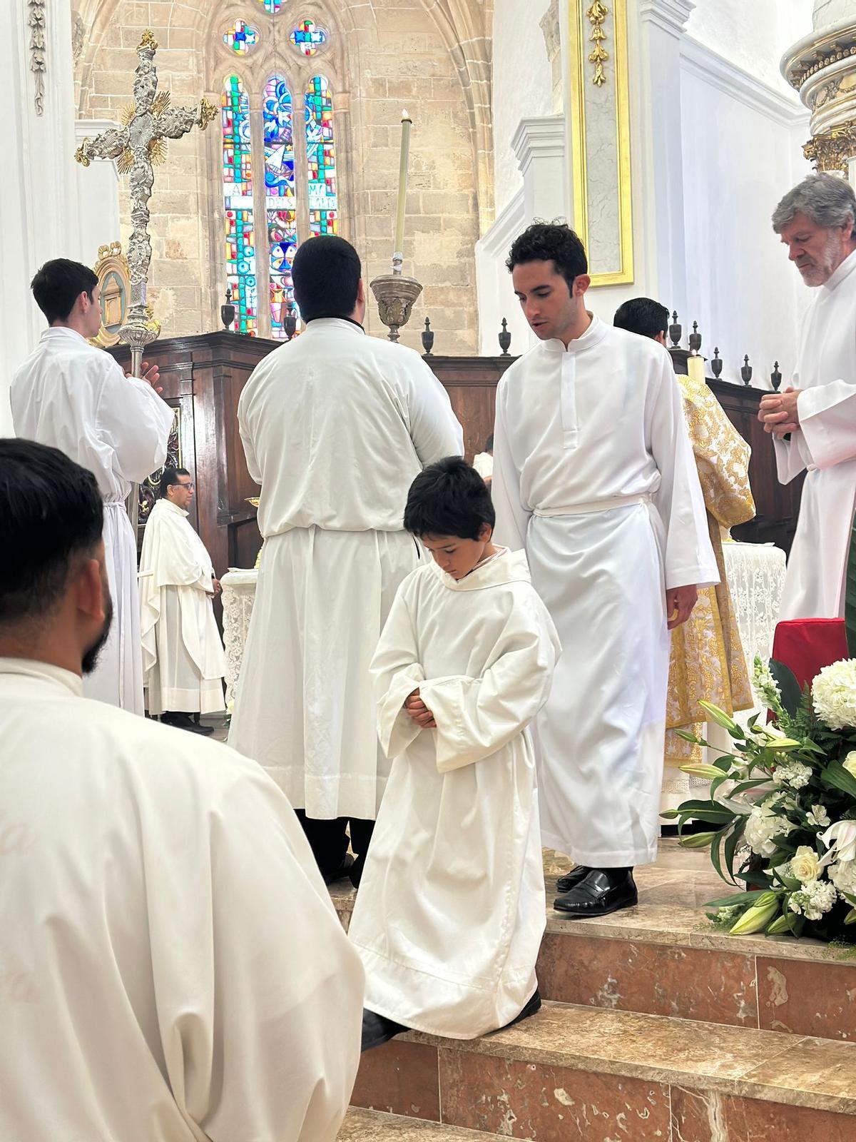 Todas las imágenes de la Misa Crismal en la Catedral de Ibiza.