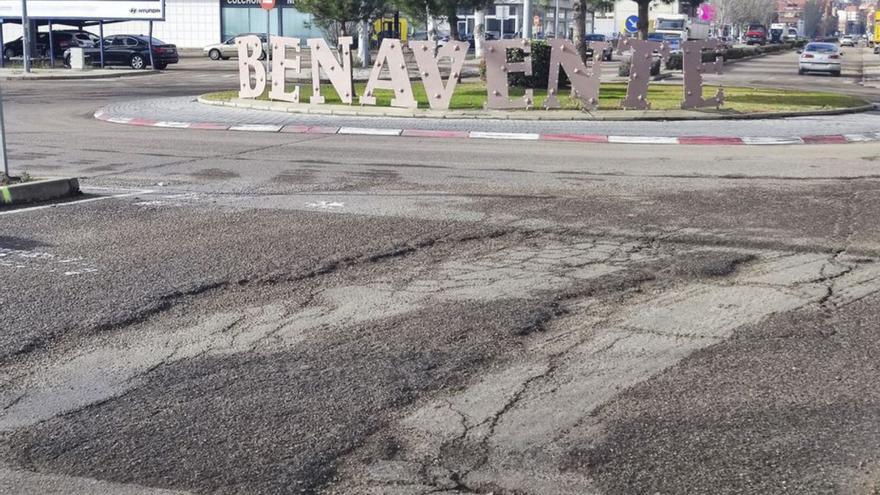 Obras prevé destinar el Fondo de Cooperación Local al arreglo pendiente de dos rotondas en Benavente