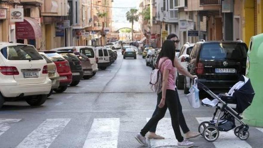 Xàtiva informatiza la gestión de la ORA, reduce la zona azul a 13 calles y crea una &quot;zona verde&quot; en Caldereria