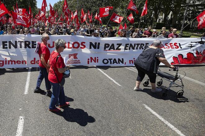 Marcha multitudinaria contra la cumbre de la OTAN en Madrid