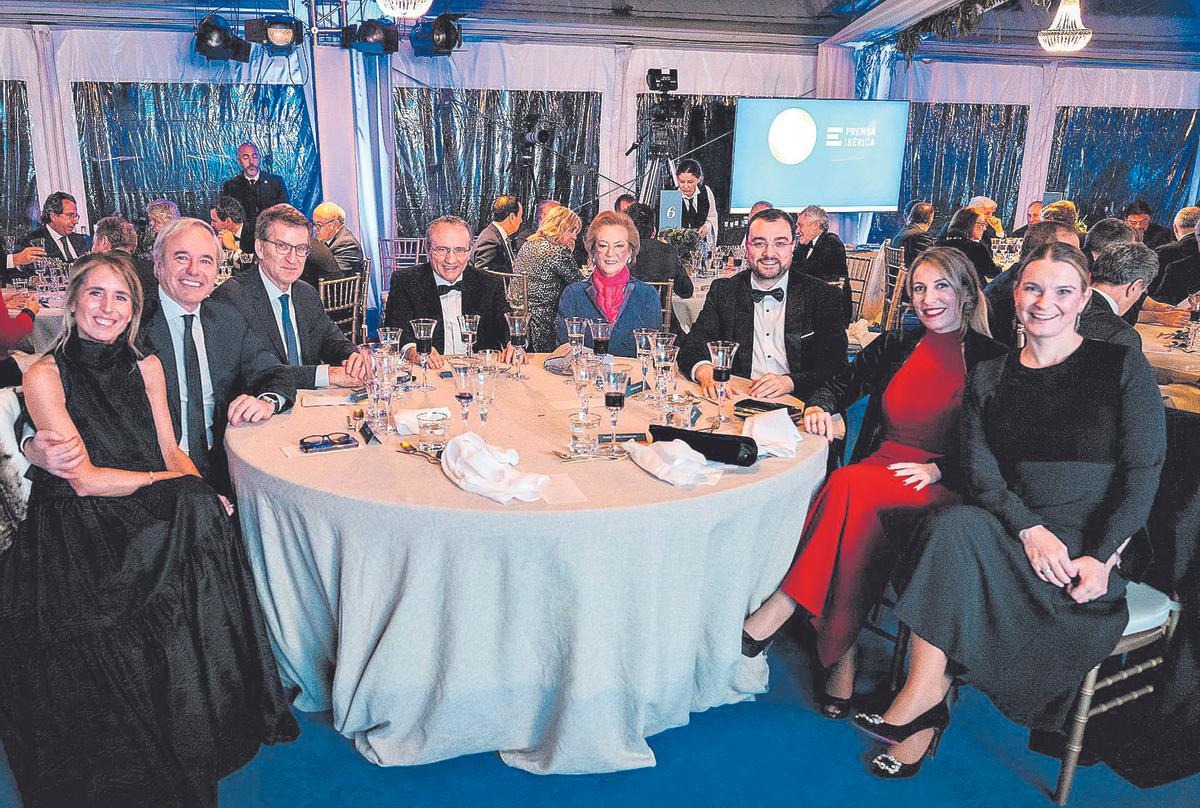 Javier Moll y Arantza Sarasola, durante el 45º aniversario de Prensa Ibérica