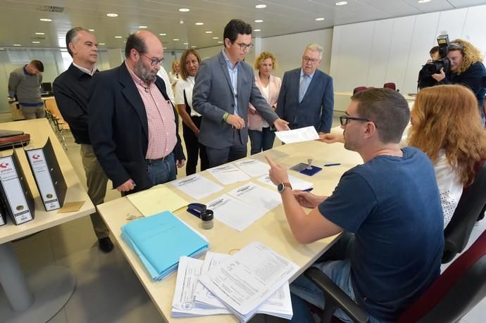 17-04-2019 LAS PALMAS DE GRAN CANARIA. Coalición Canaria presenta candidaturas 26M en la Junta Electoral Provincial de Las Palmas  | 17/04/2019 | Fotógrafo: Andrés Cruz
