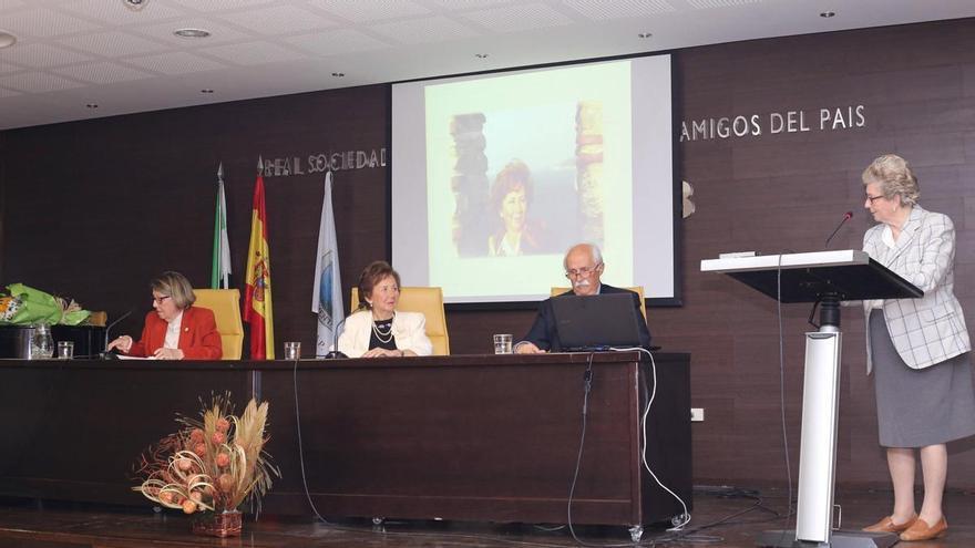 Una placa en el Archivo Histórico Municipal de Badajoz recordará a María Dolores Gómez-Tejedor