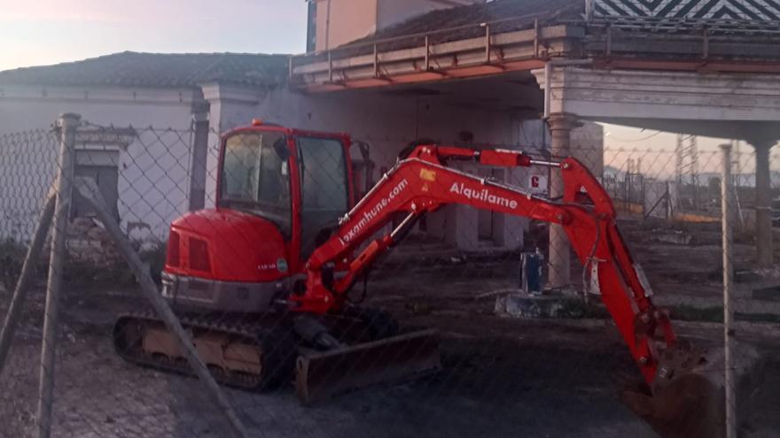 La demolición de la antigua gasolinera de Cepansa en Mérida, paralizada por Patrimonio