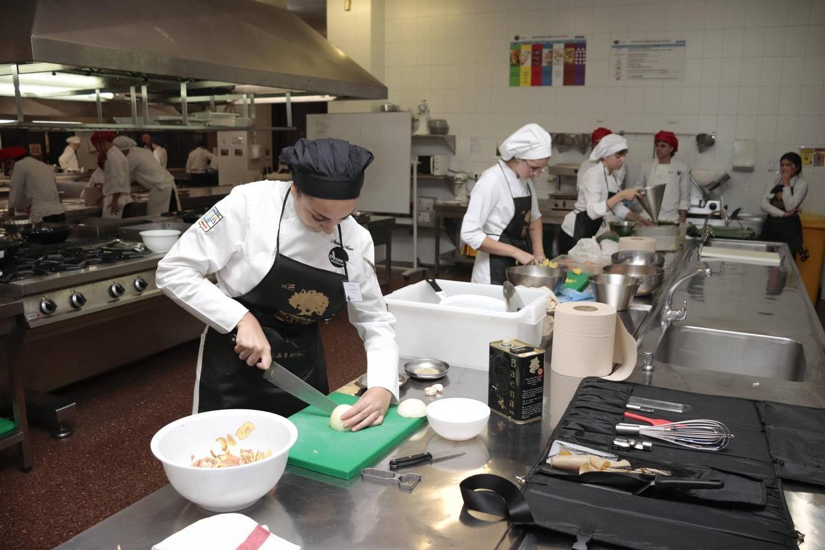 Concurso regional de tortilla de patata en el CIFP de hostelería y turismo de Gijón