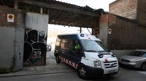 S’ha tapiat l’entrada de la nau desallotjada del Poblenou.