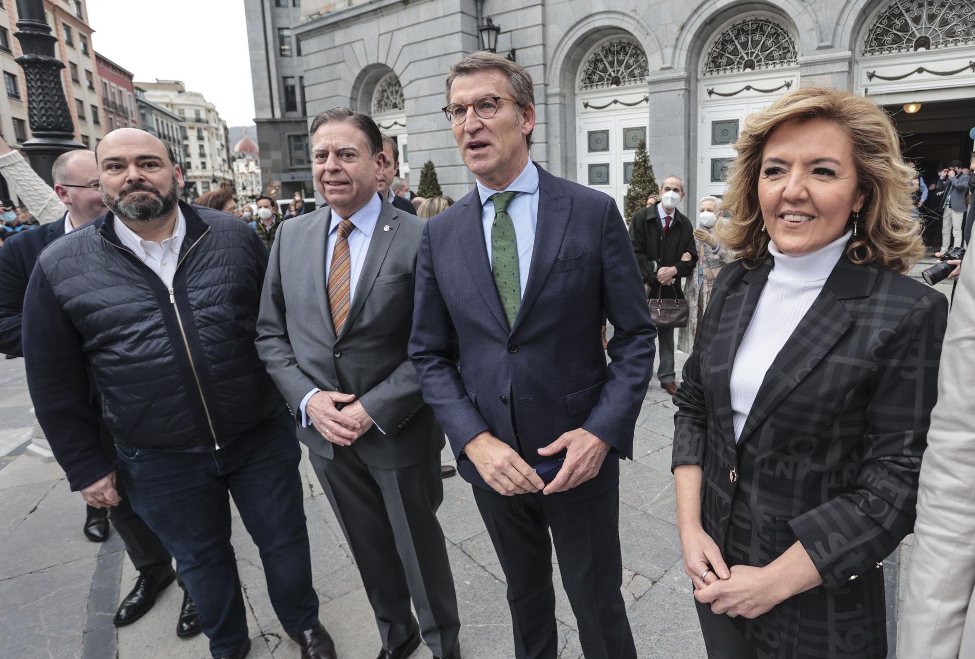 Núñez Freijóo se encuentra con los populares asturianos en Oviedo