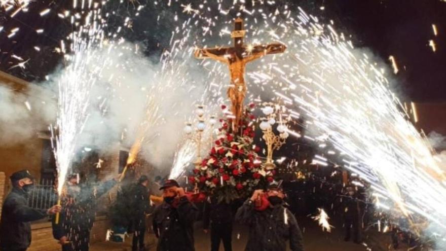 Buscan financiación para renovar las andas del Crist de la Bona Mort en Bellús