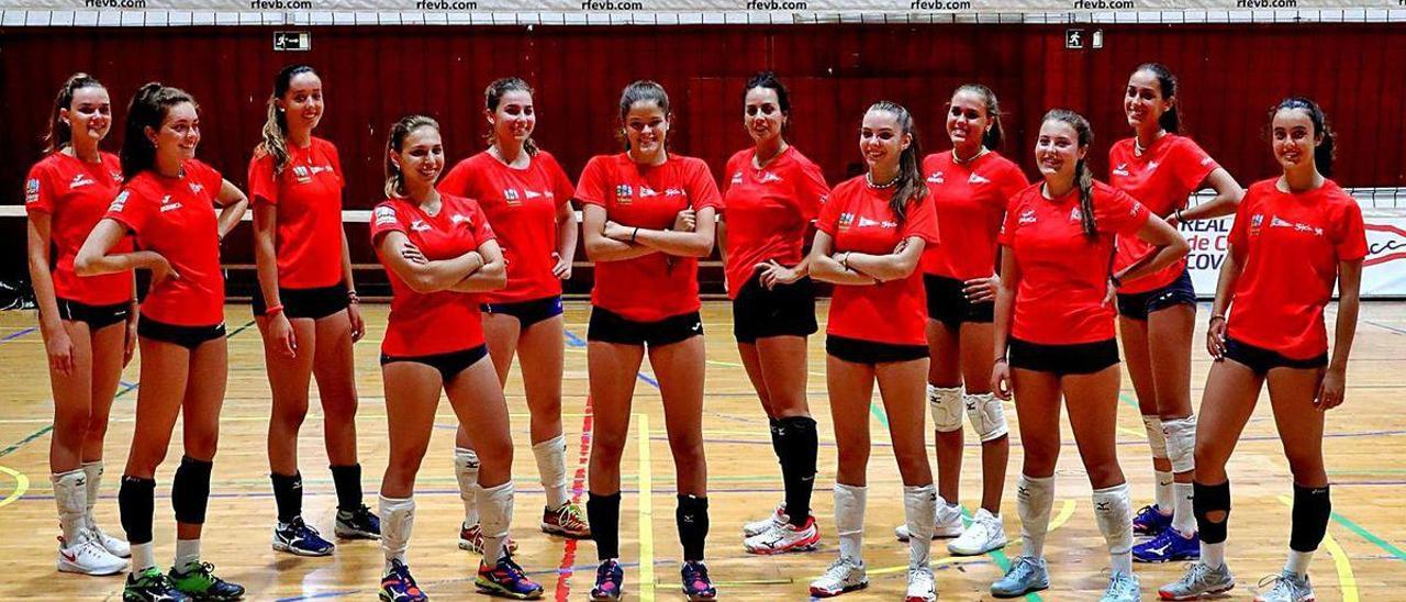 Plantilla del Grupo Covadonga de voleibol.