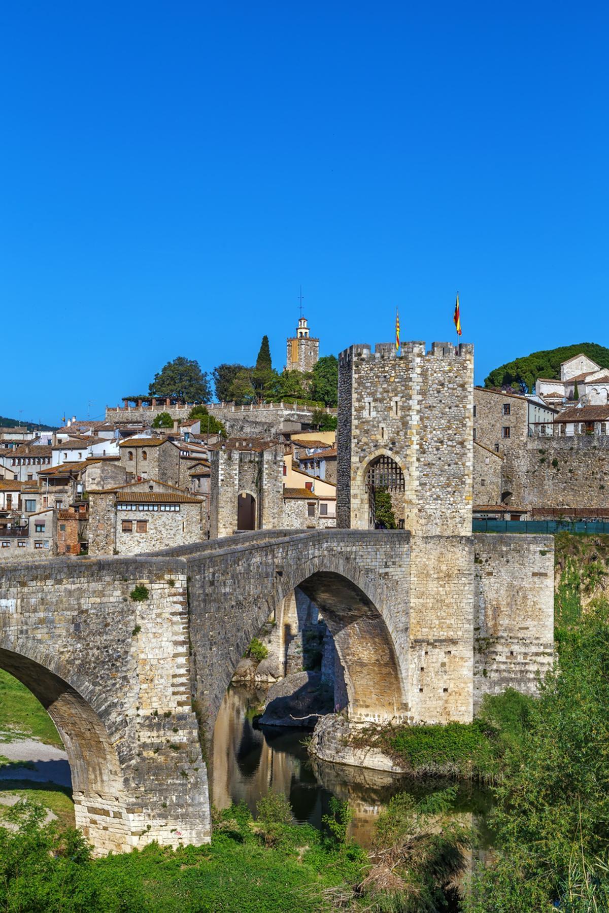 Puente románico, Besalu