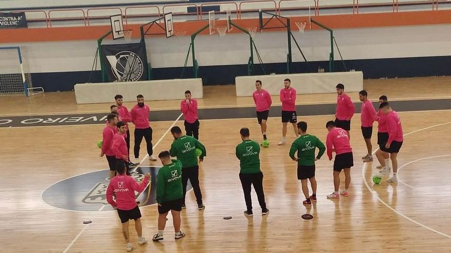 Entrenamiento del Córdoba Futsal en Viveiro, previo al encuentro contra el Burela.