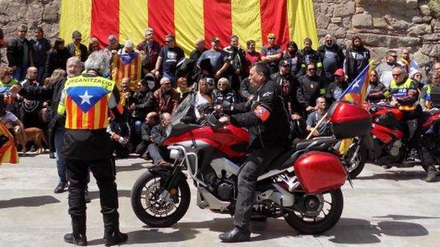 La Motorada per la independència porta una seixantena de motos a Manresa