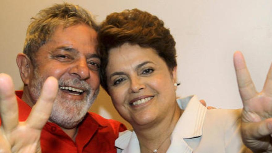 La presidenta electa de Brasil, Dilma Rousseff, junto a Lula.